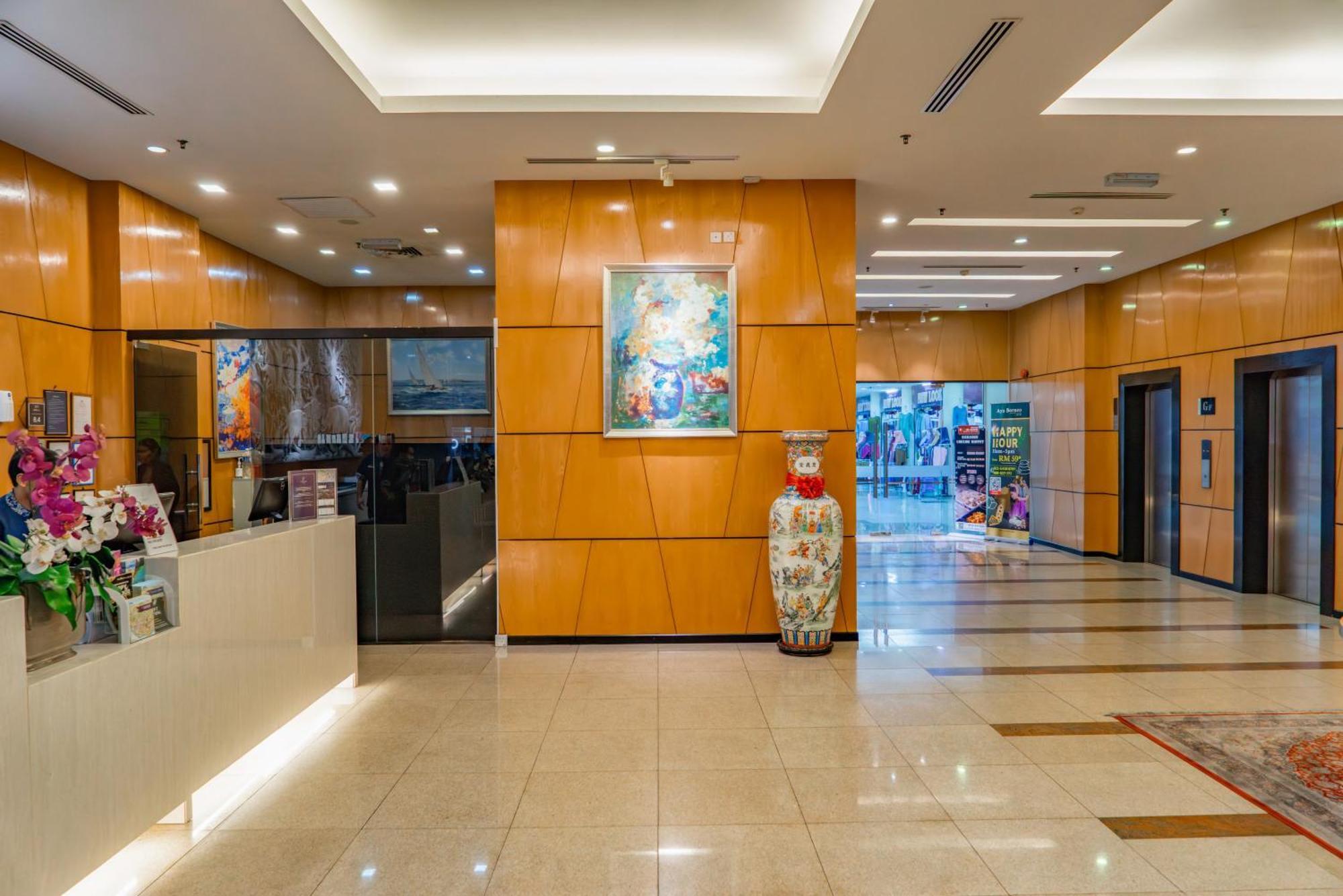 Pan Borneo Hotel 4*